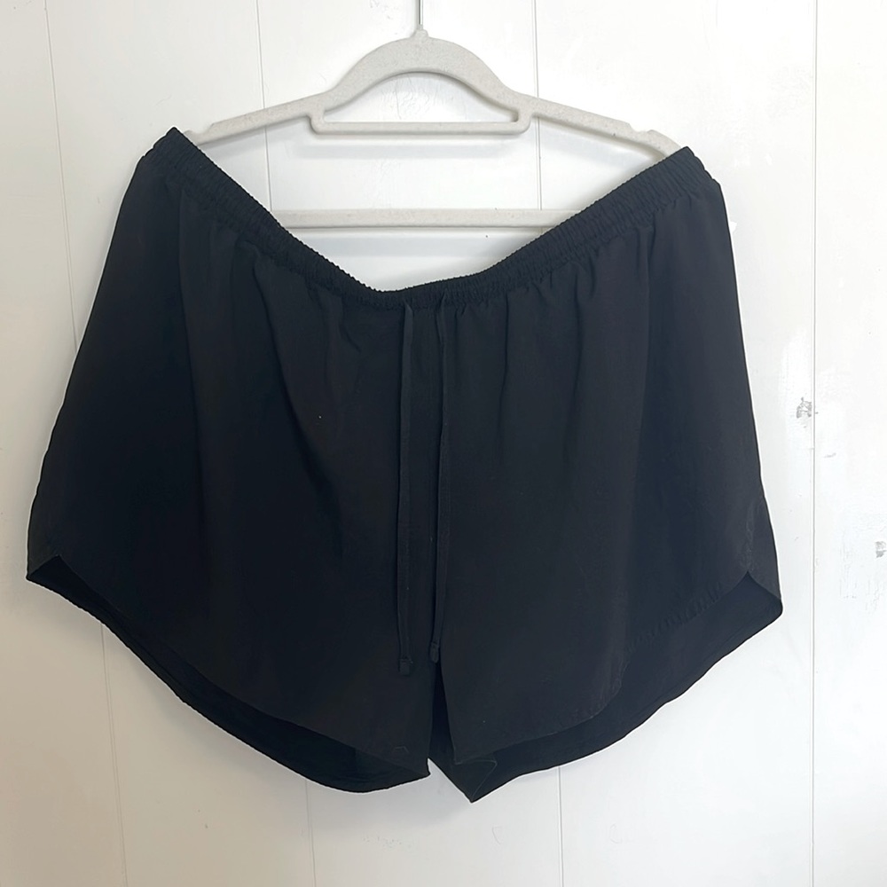 Women’s XL BLACK old navy active workout shorts